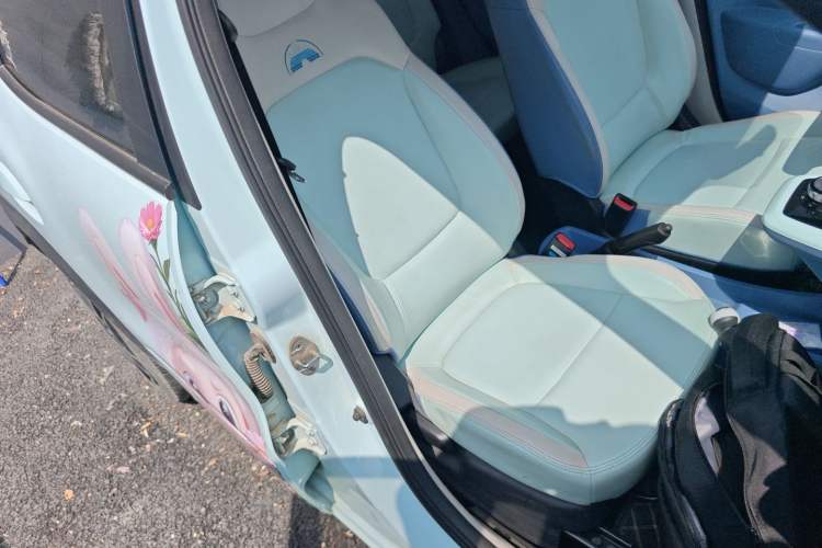 Used Dongfeng NAMMI BOX 2022 Chasing Wind Edition 331 km Standard Model Right Front Seat