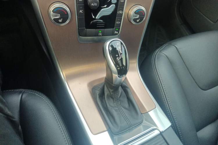 Used Volvo XC60 2015 T5 Smart Upgrade Model
