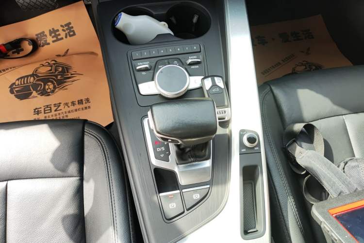 Used Audi A4L 2018 30th Anniversary Edition 40 TFSI Fashion Model
