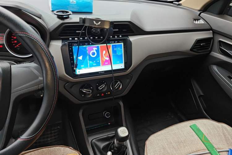 Used Wuling Hongguang 2019 1.5L S Standard Version China VI LAR Audio And AC Panel