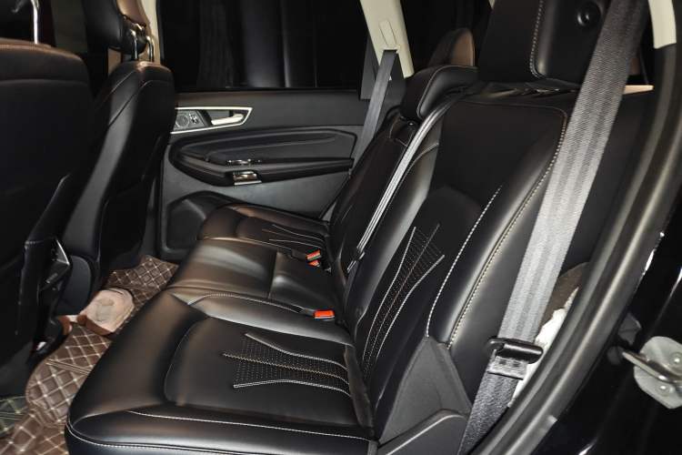 Used Ford Edge 2021 PLUS EcoBoost 245 Two-Wheel-Drive Titanium 7-Seater
