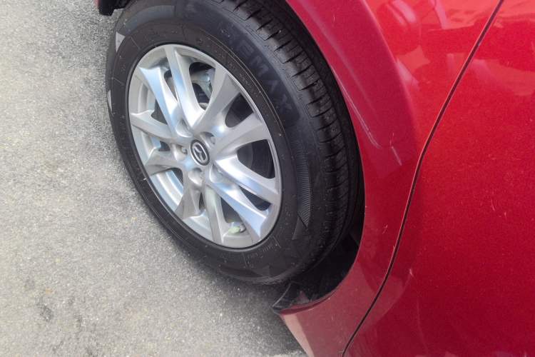 Used Mazda 3 Axela 2019 Cloud-Controlled Sedan 1.5L Automatic Luxury Model China VI Standard Exterior 8