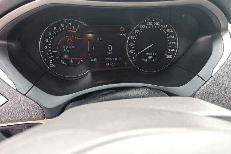 Used Lincoln MKZ 2019 2.0T Luxury Edition China VI Standard Odometer Close Up