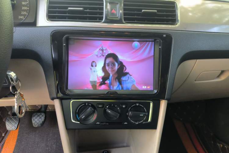 Used Volkswagen Santana 2015 1.6L Manual Comfort Edition Audio And AC Panel