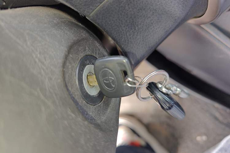 Used Toyota YARiS L Zhi Xuan 2015 1.5E Automatic Charm Edition Vehicle Key