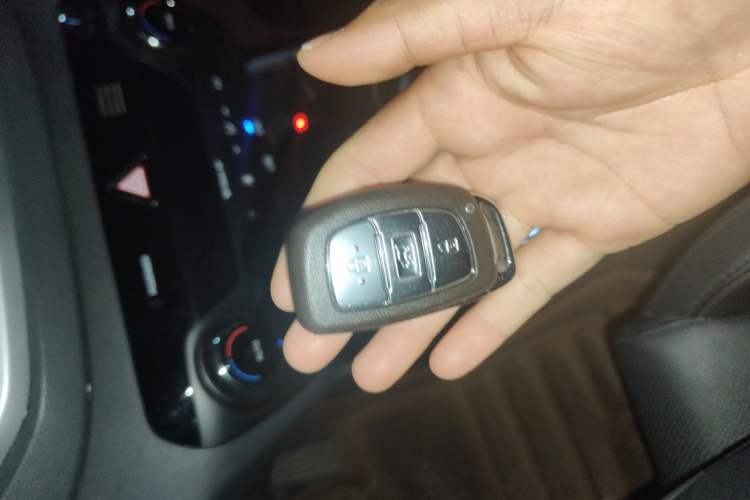 Used Hyundai Tucson 2015 1.6T Dual-Clutch Two-Wheel-Drive Leading Model
