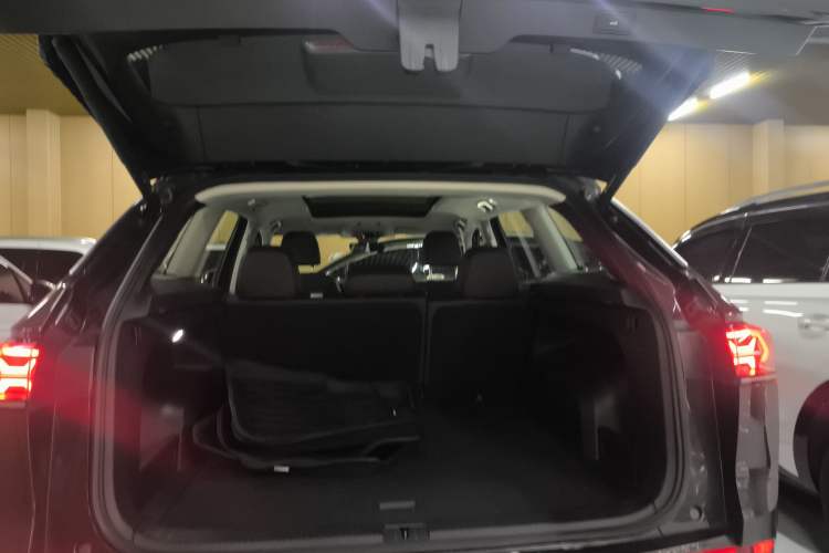 Used Volkswagen Tavendor 2023 380TSI Four-Wheel Drive R-Line Cruise Edition Trunk