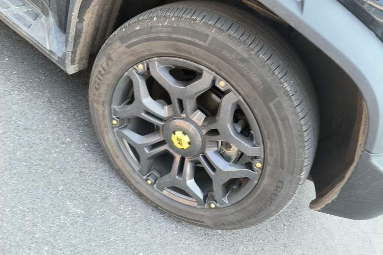 Used JETOUR Traveler C-DM 2024 C-DM 208KM Mountain & Wilderness Edition Right Front Wheel Hub