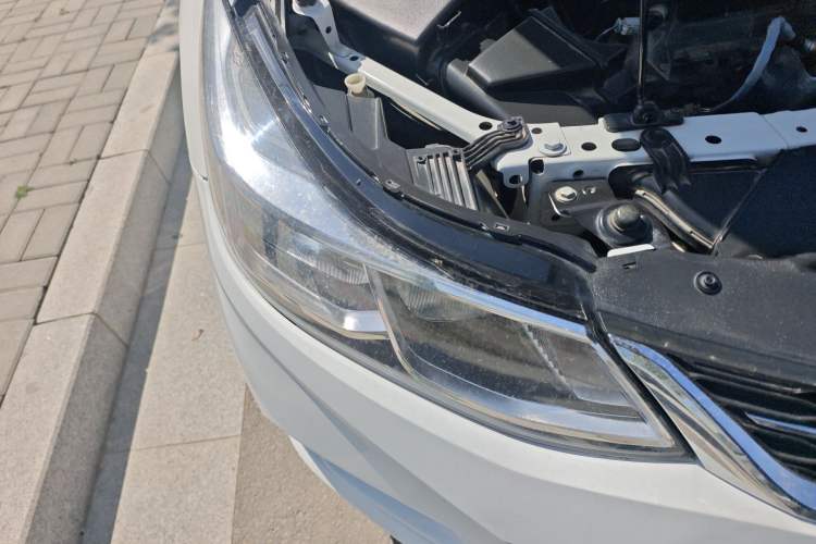 Used Chevrolet Cruze 2018 320 Automatic Pioneer Sunroof Edition Right Front Headlight