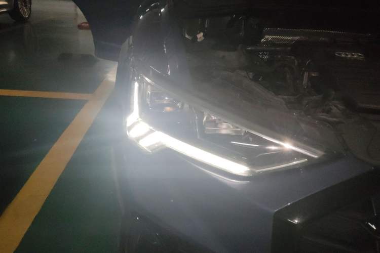 Used Audi Q3 2022 35 TFSI Fashion Dynamic Model Right Front Headlight
