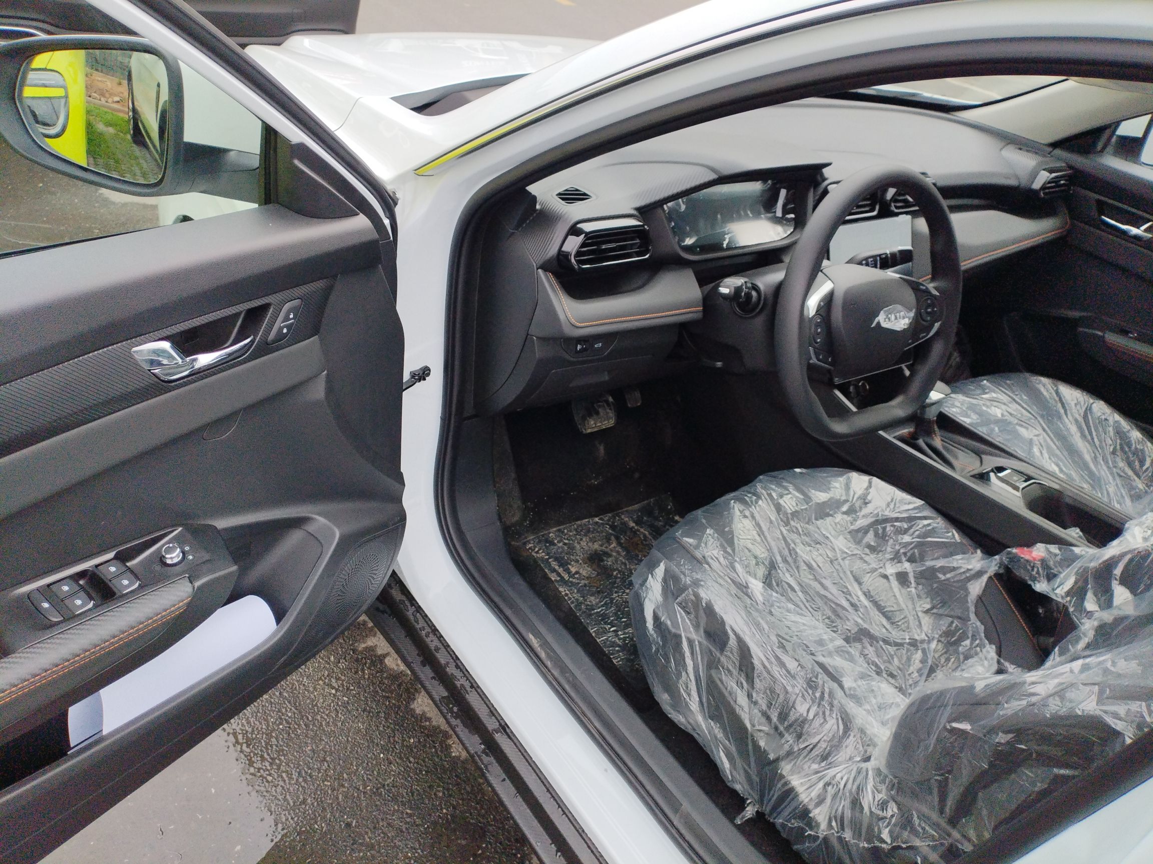 Dongfeng Aeolus Yixuan 2025 1.5L Automatic Luxury Version - Luxury — снимка 18