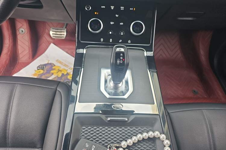 Used Land Rover Range Rover Evoque 2021 Range Rover Velar 249 PS R-Dynamic S Performance Edition