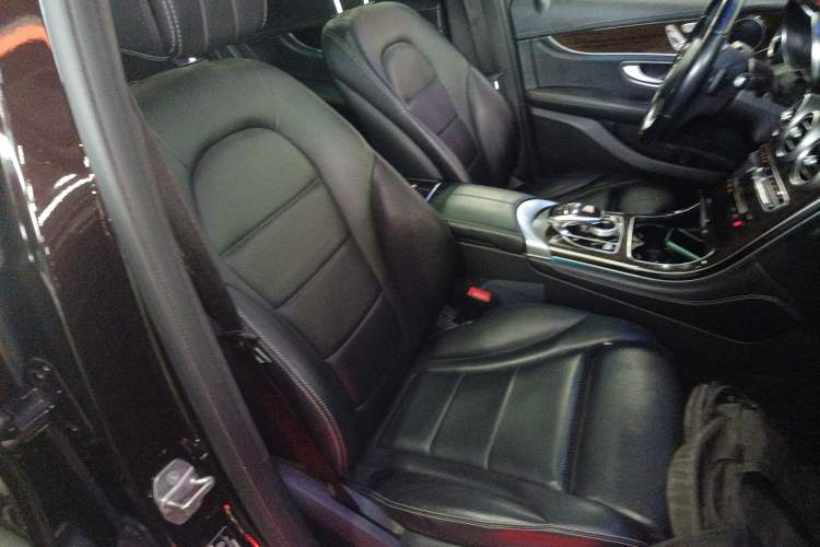 Used Mercedes-Benz GLC 2019 GLC 260 L 4MATIC Dynamic Model Right Front Seat