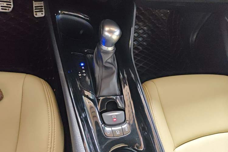 Used Toyota C-HR 2018 2.0L Leading Edition China V-standard Gear Lever