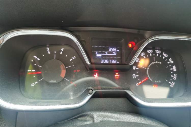 Used Citroen C4 Sega 2016 1.6L Manual Luxury Model Odometer Close Up