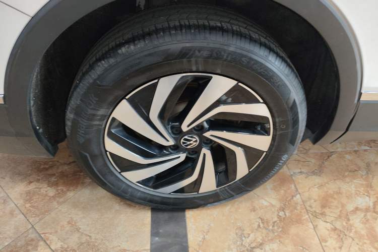 Used Volkswagen Tiguan L 2022 330TSI Automatic Two-Wheel Drive Smart Edition Right Rear Wheel Hub