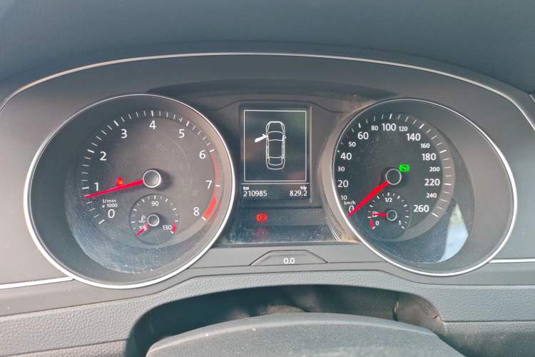 Used Volkswagen Magotan 2017 280TSI DSG Leading Edition Instrument Cluster