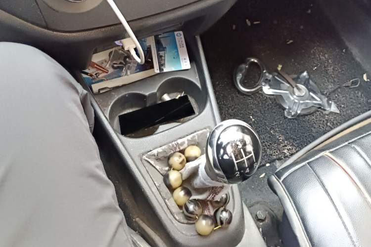 Used Geely Auto Diamond 2014 Sedan 1.5L Manual Entry-Level Model Gear Lever