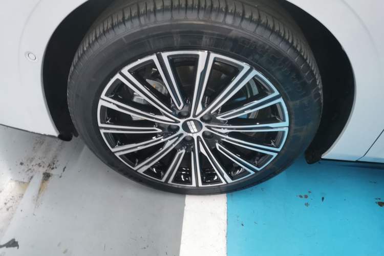 Used Geely Galaxy 8 2025 130km EM-i Flagship Edition