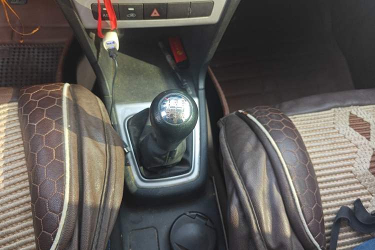 Used CHANGAN KAICHENG Ounuo S 2014 1.5L Base Version
