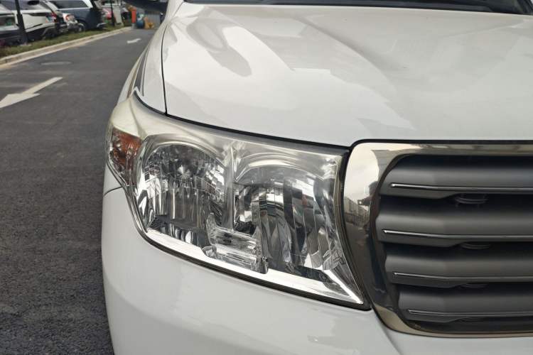 Used Toyota Land Cruiser 2010 4.0L Automatic VX Right Front Headlight