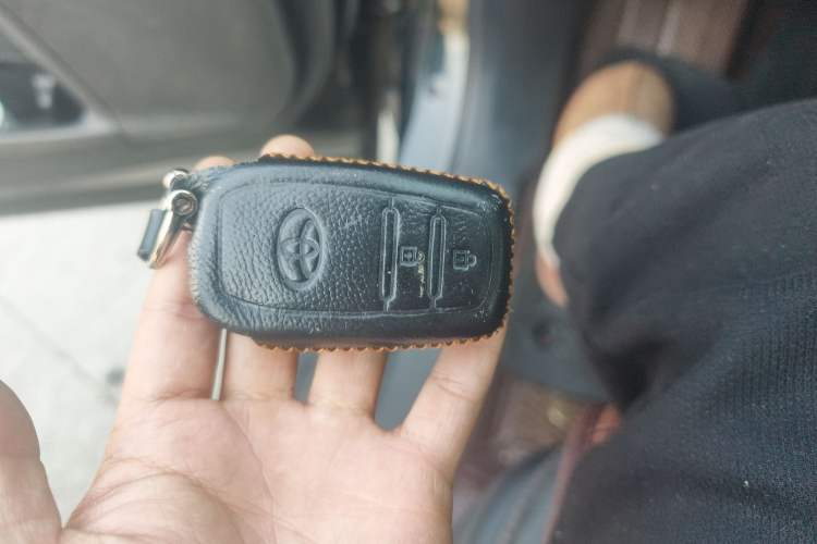 Used Toyota Highlander 2018 2.0T Four-Wheel Drive Luxury Edition 7 Seats China V Emission Standard