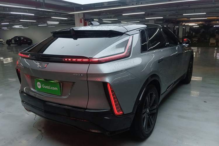 Used Cadillac LYRIQ 2022 Rear-Drive Long-Range Luxury Edition Rear Right 45 Deg