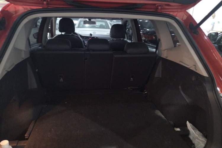 Used Volkswagen Tiguan L 2017 330TSI Automatic Two-Wheel Drive Comfort Edition Trunk