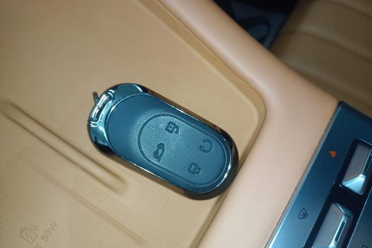 Used JETOUR Shanhai L7 Plus 2025 Model 220km Flagship 7-seater Vehicle Key