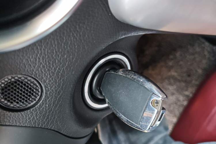 Used Mercedes-Benz SLK-Class 2011 SLK 200 Fashion Model Vehicle Key