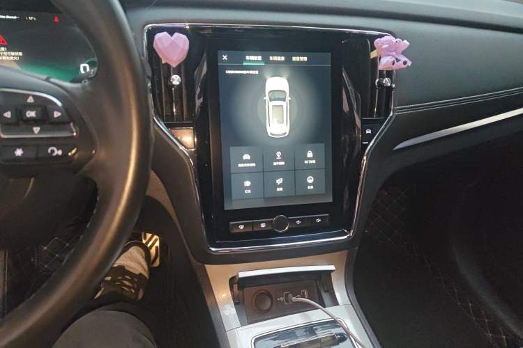 Used Roewe RX5 New Energy 2017 ERX5 EV400 Electric Internet Supreme Edition Audio And AC Panel