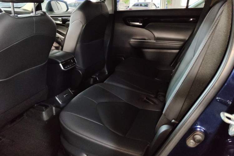 Used Toyota Highlander 2022 Dual-Engine 2.5L Four-Wheel Drive Prestige Version 7 Seats