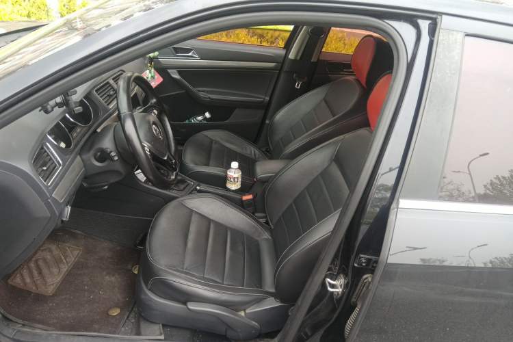 Used Volkswagen Lavida 2017 1.6L Automatic Comfort Edition
