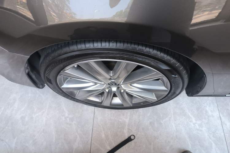 Used Mazda Atenza 2020 2.5L Sky Blue Prestige Edition Left Front Wheel Hub