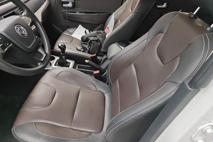 Used Dongfeng Fengon 330 2019 1.5L 330S Manual Comfort Version China VI Standard Left Front Seat