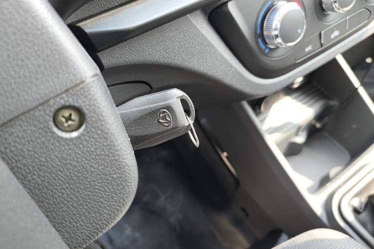 Used CHANGAN KAICHENG Xingka 2024 1.5L GDI Double-Cab Long-Box Cargo Vehicle – Comfort Edition