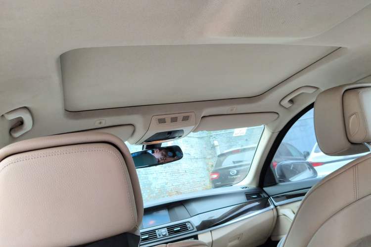 Used BMW 5 Series 2013 525Li Leading Model