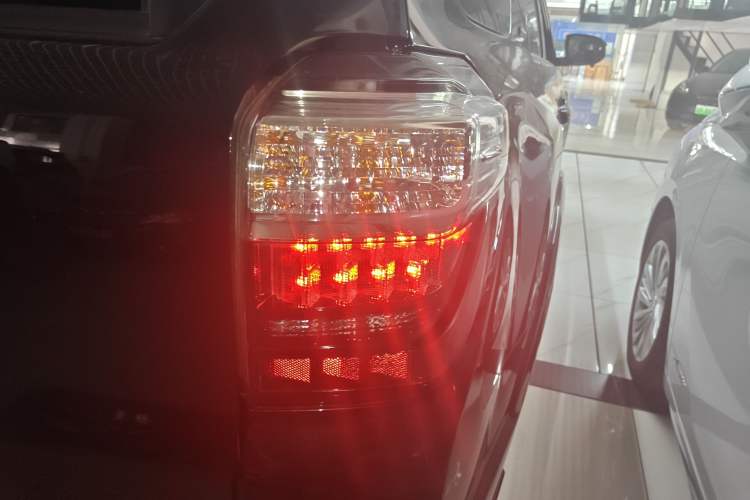 Used Toyota 4Runner 2018 4.0L Parallel Import