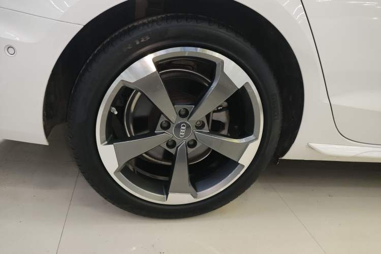 Used Audi A4L 2020 40 TFSI Luxury Dynamic Model
