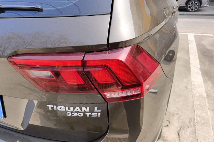 Used Volkswagen Tiguan L 2019 330TSI Automatic Two-Wheel Drive Panoramic Comfort Edition China V Standard
