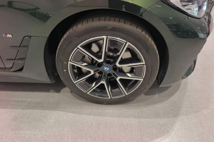 Used BMW i4 2023 eDrive35 Right Front Wheel Hub