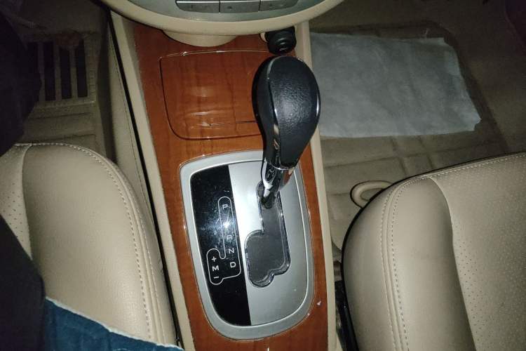 Used Buick Excelle 2013 1.5L Automatic Luxury Model Gear Lever