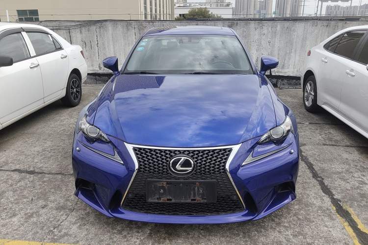 Used Lexus IS 2015 200t F SPORT
