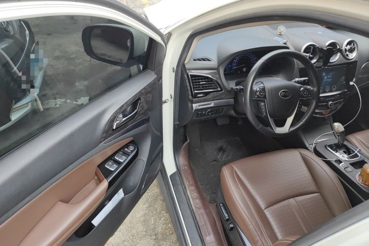 Used BYD S7 2016 2.0T Automatic Prestige Plus Driver Seat