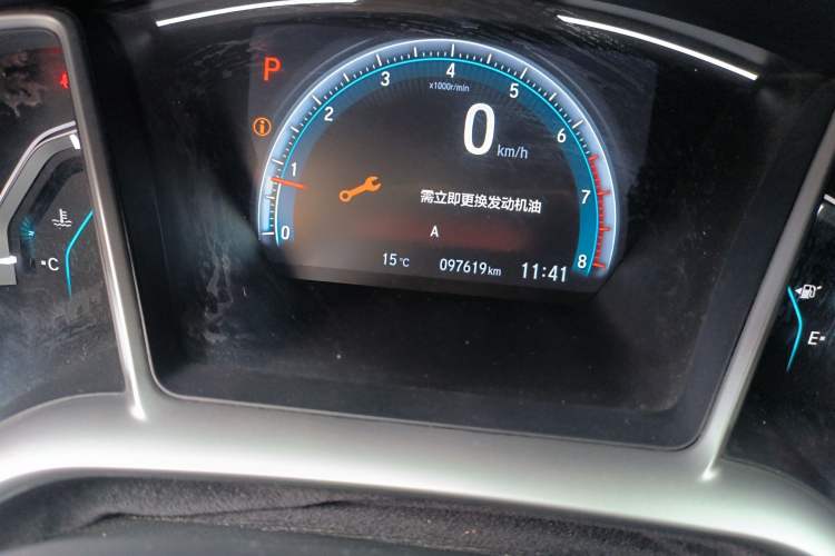 Used Honda Civic 2019 220TURBO CVT Power Edition China V Odometer Close Up