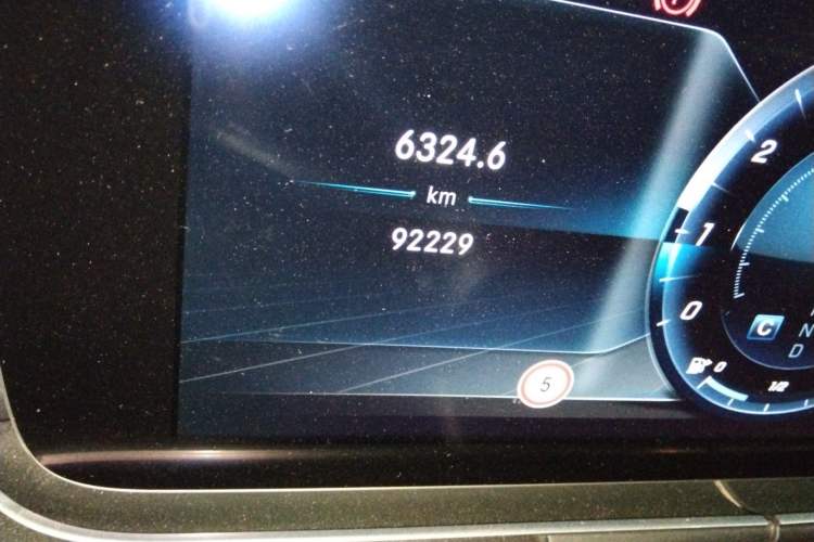 Used Mercedes-Benz E-Class 2016 E 300 L Sporty and Stylish Model
