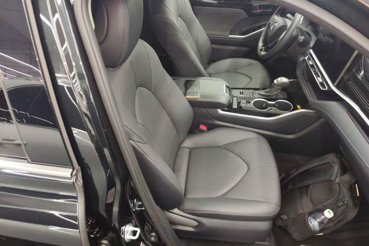 Used Toyota Highlander 2026 Model 2.5L Intelligent Electric Hybrid Dual-Engine Two-Wheel-Drive Elite Edition 7-seater
