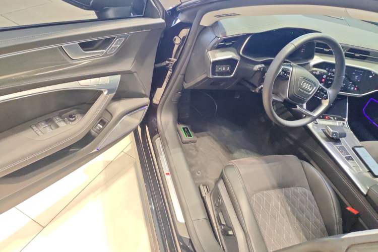 Used Audi A7L 2024 45 TFSI quattro Luxury Edition Driver Seat