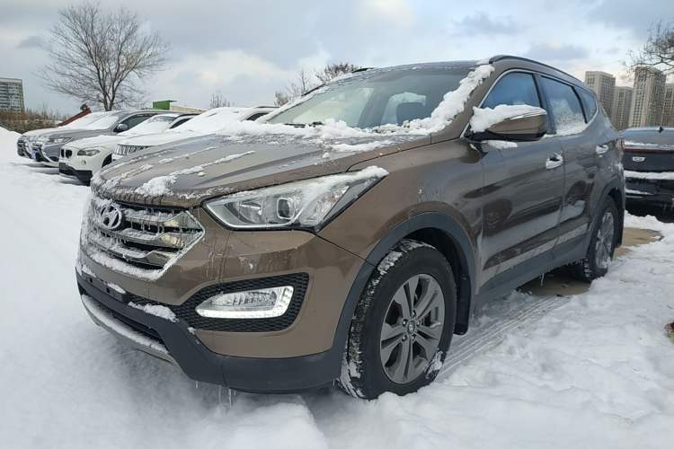 Used Hyundai Santa Fe 2015 2.4L Automatic All-Wheel Drive Smart Version 5 Seats