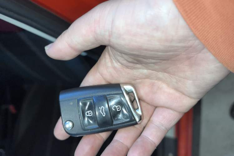 Used Volkswagen Lavida 2019 Hatchback 200TSI DSG Comfort Edition China VI Vehicle Key